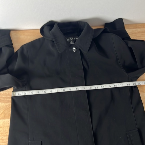 Gallery | long hood | black trench coat - Picture 7 of 16